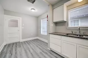 3303 Illinois St, Baytown, TX 77520 - Photo 9