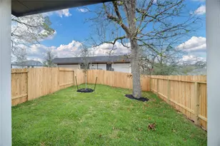 2035 Longmire Villas Ct, Conroe, TX 77304 - Photo 29