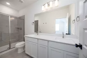 2035 Longmire Villas Ct, Conroe, TX 77304 - Photo 21