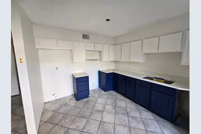 6106 W Airport Boulevard #18, Houston, TX 77035 - Photo 9