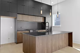 1030 W 24th St, Houston, TX 77008 - Photo 11