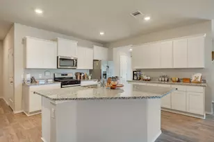 8026 Front Nine Ln, Navasota, TX 77868 - Photo 5