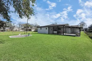 8105 Lanham Ln, Houston, TX 77075 - Photo 33