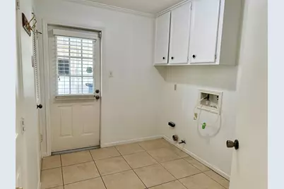 10902 Olympia Drive, Houston, TX 77042 - Photo 11