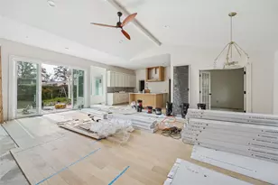 10155 Hanka Dr, Houston, TX 77043 - Photo 17