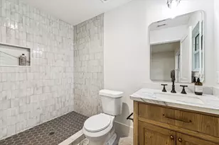 10155 Hanka Dr, Houston, TX 77043 - Photo 13