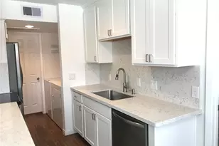 2750 Holly Hall St, Houston, TX 77054 - Photo 3