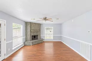 12027 Huntington Park Dr, Houston, TX 77099 - Photo 15