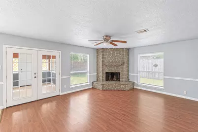 12027 Huntington Park Drive, Houston, TX 77099 - Photo 13
