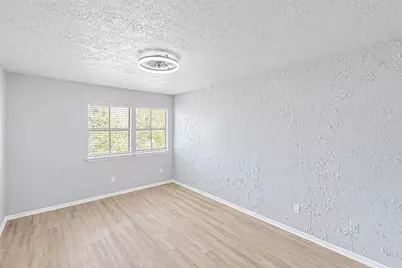 12027 Huntington Park Drive, Houston, TX 77099 - Photo 33