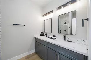 2409 Dolly Wright St, Houston, TX 77088 - Photo 15