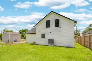 1256 2nd St, Clute, TX 77531 - Photo 39