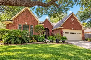 1105 E Adoue St, Alvin, TX 77511 - Photo 1