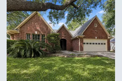 1105 E Adoue Street, Alvin, TX 77511 - Photo 1