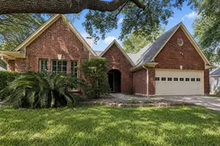 1105 E Adoue St, Alvin, TX 77511 - Photo 1
