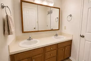 1105 E Adoue St, Alvin, TX 77511 - Photo 7