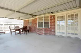 1105 E Adoue St, Alvin, TX 77511 - Photo 13
