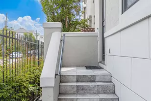 1320 W 25th St, Houston, TX 77008 - Photo 3