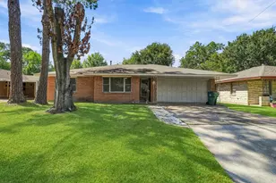 2010 Robinhood St, Pasadena, TX 77502 - Photo 1