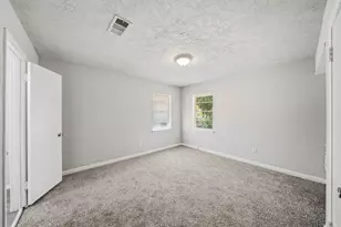 2010 Robinhood St, Pasadena, TX 77502 - Photo 9
