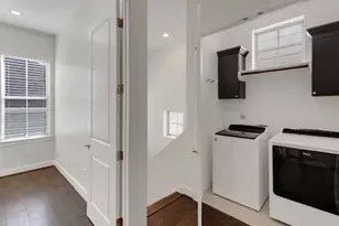 1030 W 26th St, Houston, TX 77008 - Photo 27