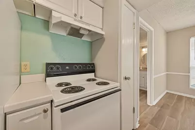 1516 Bay Area Boulevard #H10, Houston, TX 77058 - Photo 9