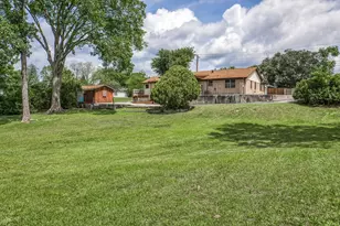 407 W Glenn St, Bellville, TX 77418 - Photo 33