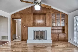 407 W Glenn St, Bellville, TX 77418 - Photo 9