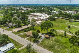 407 W Glenn St, Bellville, TX 77418 - Photo 41