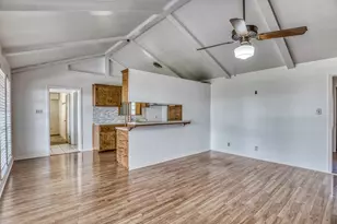 407 W Glenn St, Bellville, TX 77418 - Photo 7
