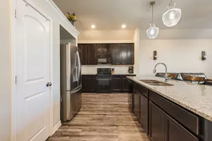 2004 Dumfries Dr, Bryan, TX 77807 - Photo 9