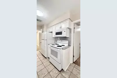 109 Houston Street, Angleton, TX 77515 - Photo 11