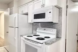 109 Houston St, Angleton, TX 77515 - Photo 11