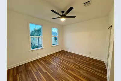 2119 Avenue O 1/2 #Rear, Galveston, TX 77550 - Photo 9