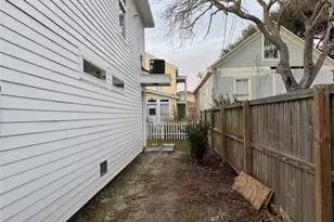 2119 Ave O 1/2, Galveston, TX 77550 - Photo 15