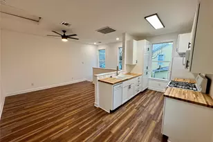 2119 Ave O 1/2, Galveston, TX 77550 - Photo 3