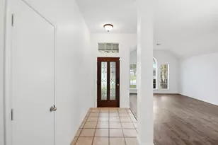 16918 Serenity Cove Cir, Friendswood, TX 77546 - Photo 5