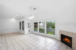 16918 Serenity Cove Cir, Friendswood, TX 77546 - Photo 13