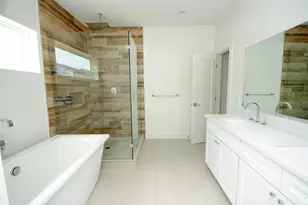 7707 Jacquelyn Oaks Rd, Houston, TX 77055 - Photo 17