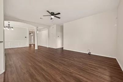 11719 Bollinger Park Court, Houston, TX 77047 - Photo 7