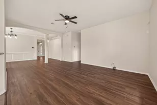 11719 Bollinger Park Ct, Houston, TX 77047 - Photo 7