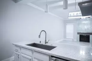 4001 Tanglewilde St, Houston, TX 77063 - Photo 15