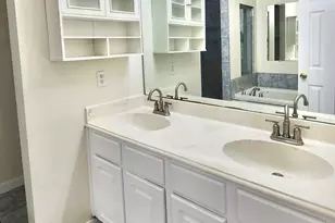 11899 Algonquin Dr, Houston, TX 77089 - Photo 9