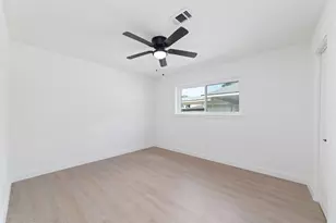 5950 Dumfries Dr, Houston, TX 77096 - Photo 19