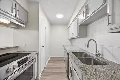 2501 Gulf Fwy #277B, Dickinson, TX 77539 - Photo 1