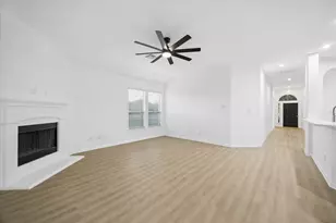 8819 Alicia Dr, Tomball, TX 77375 - Photo 7