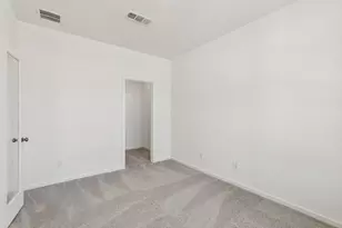 1026 S Oakhurst Dr, Dayton, TX 77535 - Photo 3