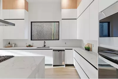 934 Autumn Oaks Drive, Houston, TX 77079 - Photo 11