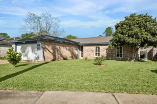 5006 Centennial Ln, Friendswood, TX 77546 - Photo 1