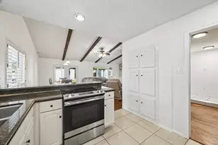 5006 Centennial Ln, Friendswood, TX 77546 - Photo 9